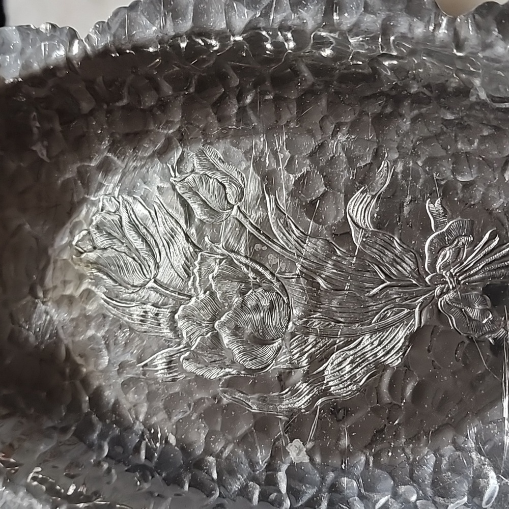 Elegant Silver Plated Serving Tray with Floral Handles. Brand Rodney Kent. - Picture 3 of 7